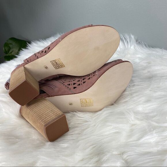 Jeffrey Campbell Ottawa Sandal  - Picture 5 of 8